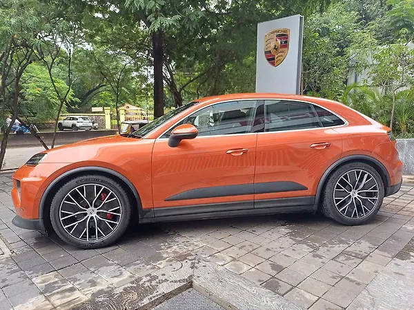 Porsche Macan Electric SUV - Photo 4