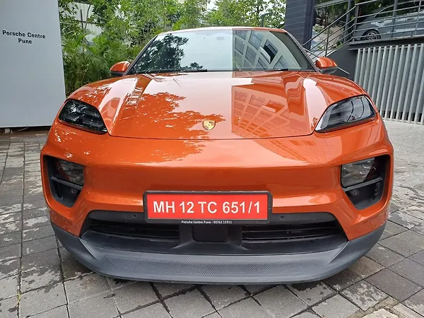 Porsche Macan Electric SUV - Photo 6