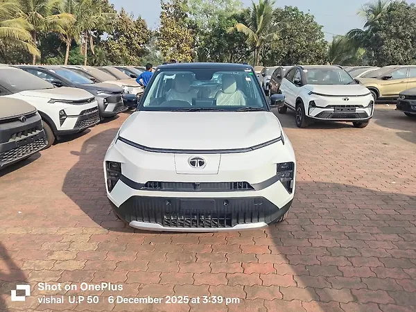 Tata Punch EV Empowered Plus S long Range 7.2 Fast Charger - Photo 3