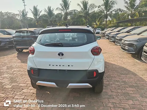 Tata Punch EV Empowered Plus S long Range 7.2 Fast Charger - Photo 5