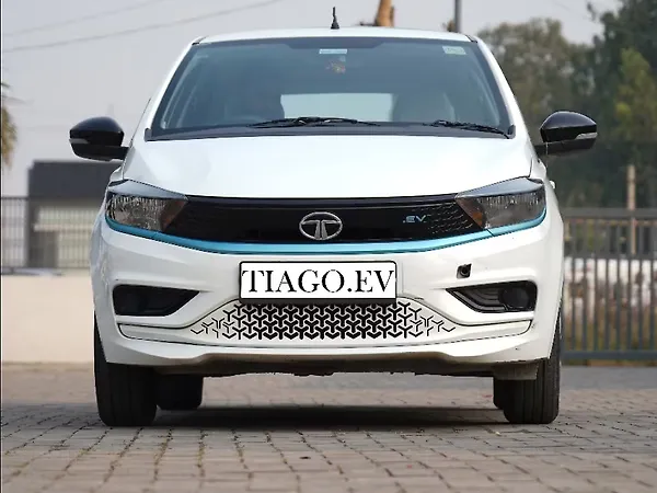 Tata Tiago EV XT Medium Range [2022-2025] - Photo 2
