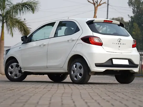 Tata Tiago EV XT Medium Range [2022-2025] - Photo 5