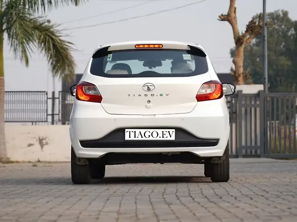 Tata Tiago EV XT Medium Range [2022-2025] - Photo 6