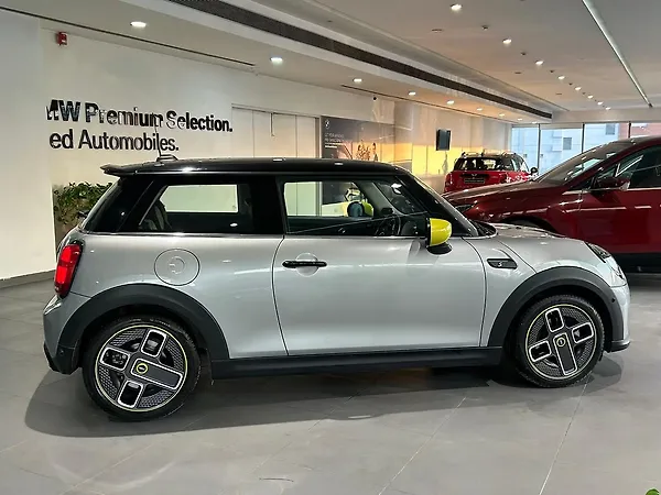 Mini Cooper SE 3-Door - Photo 4