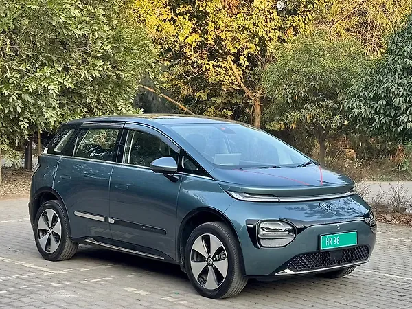 MG Windsor EV Essence 38.0 kWh - Photo 3