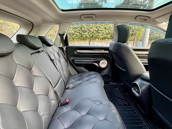 MG Windsor EV Essence 38.0 kWh - Photo 8