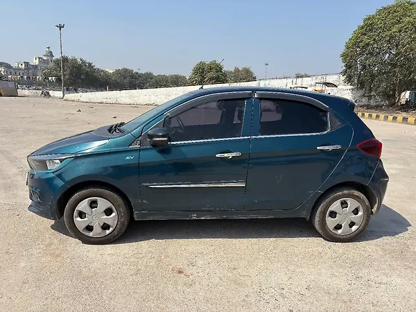 Tata Tiago EV XT Medium Range [2022-2025] - Photo 5