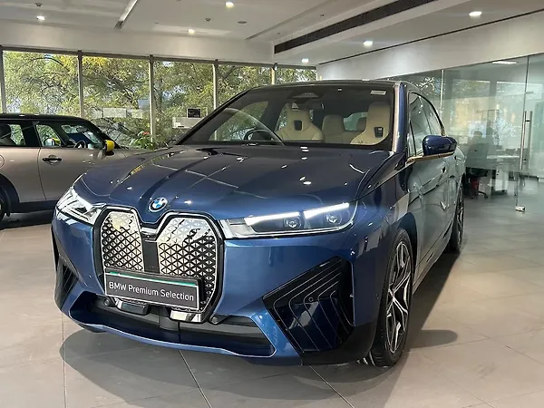 BMW iX xDrive 50 - Photo 3