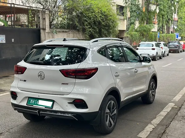 MG ZS EV Essence 50.3 kWh Dark Grey - Photo 6