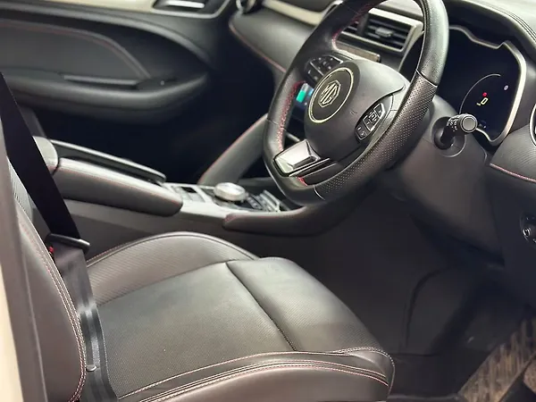 MG ZS EV Essence 50.3 kWh Dark Grey - Photo 8