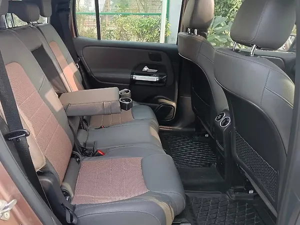 Mercedes-Benz EQB 300 4MATIC - Photo 8