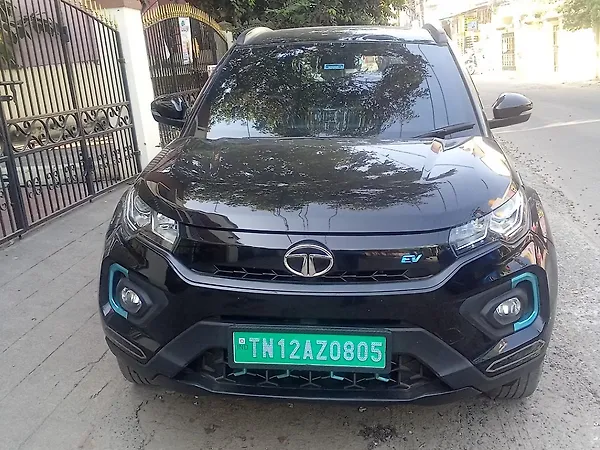 Tata Nexon EV XZ Plus 7.2 KW Fast Charger - Photo 2