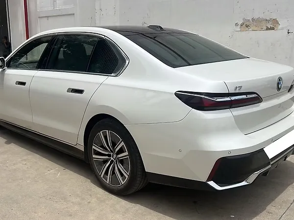 BMW i7 xDrive60 M Sport - Photo 7