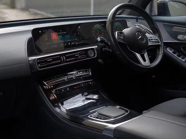 Mercedes-Benz EQC 400 4MATIC - Photo 8
