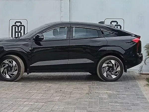 Mahindra XEV 9e Pack Three 79.0 kWh No Charger - Photo 5