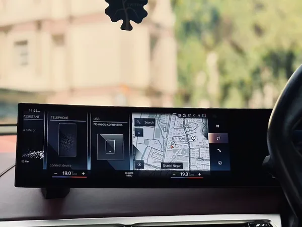 BMW iX xDrive 40 - Photo 7