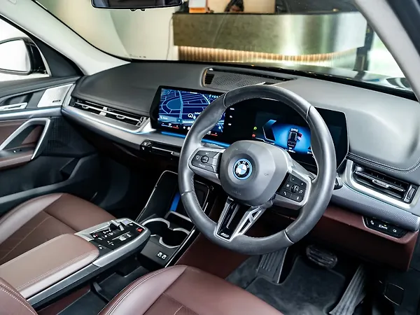 BMW iX1 eDrive20L M Sport - Photo 7