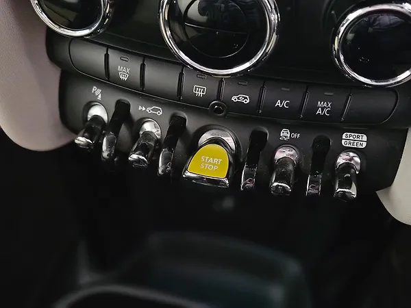 Mini Cooper SE Charged Edition - Photo 3