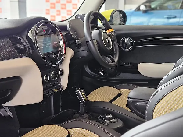 Mini Cooper SE Charged Edition - Photo 5