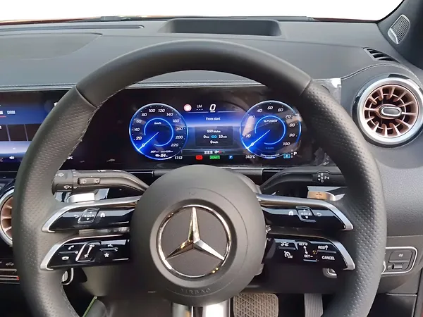 Mercedes-Benz EQA 250 Plus - Photo 8