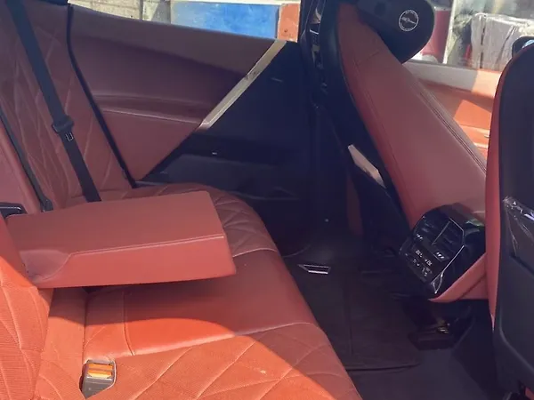 BMW iX xDrive 40 - Photo 8