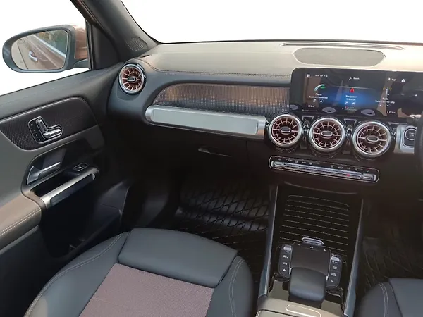 Mercedes-Benz EQB 300 4MATIC - Photo 7