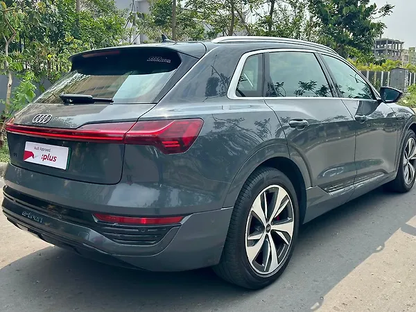 Audi Q8 e-tron 55 - Photo 4