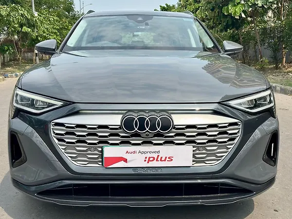 Audi Q8 e-tron 55 - Photo 2