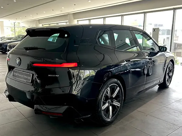 BMW iX xDrive 40 - Photo 8