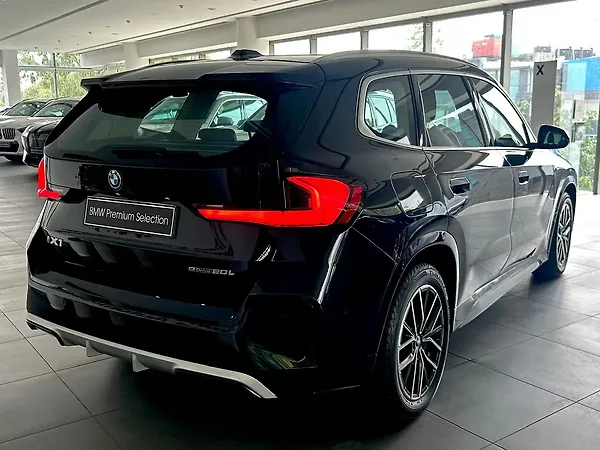 BMW iX1 xDrive30 M Sport - Photo 6