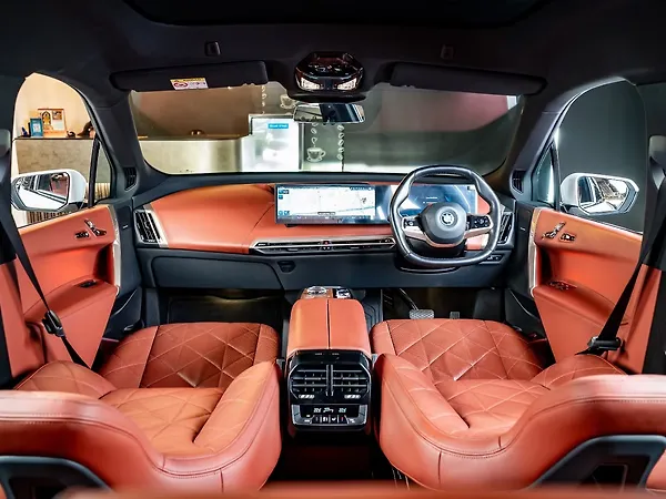 BMW iX xDrive 40 - Photo 7