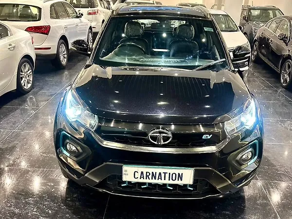 Tata Nexon EV XZ Plus Dark Edition - Photo 2