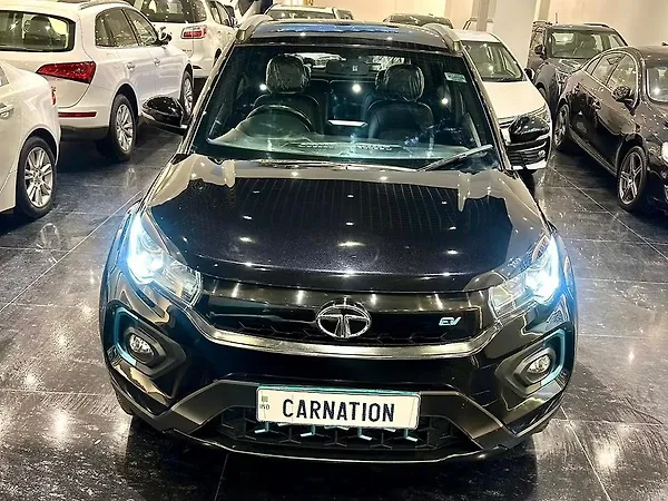 Tata Nexon EV XZ Plus Dark Edition - Photo 3