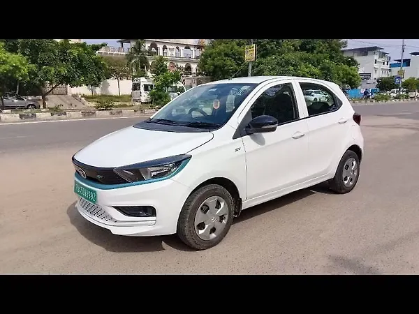Tata Tiago EV XT Long Range [2022-2025] - Photo 4