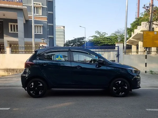 Tata Tiago EV XZ Plus Long Range [2022-2025] - Photo 5