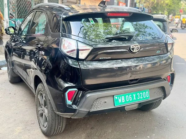 Tata Nexon EV XZ Plus Dark Edition - Photo 5