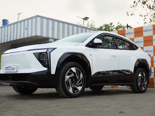 Mahindra XEV 9e Pack Three 79.0 kWh 11.2kW Charger - Photo 3