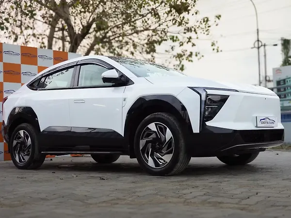 Mahindra XEV 9e Pack Three 79.0 kWh 11.2kW Charger - Photo 4