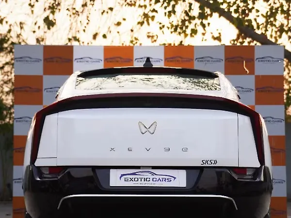 Mahindra XEV 9e Pack Three 79.0 kWh 11.2kW Charger - Photo 5