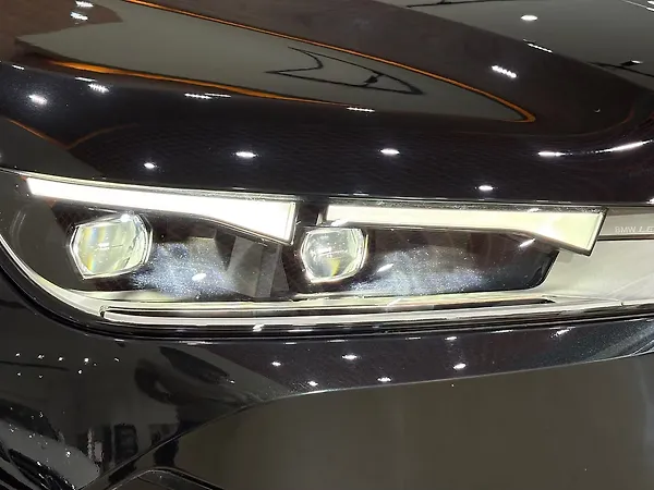 BMW iX xDrive 40 - Photo 8