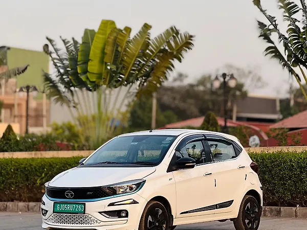 Tata Tiago EV XZ Plus Long Range Fast Charger [2022-2025] - Photo 3