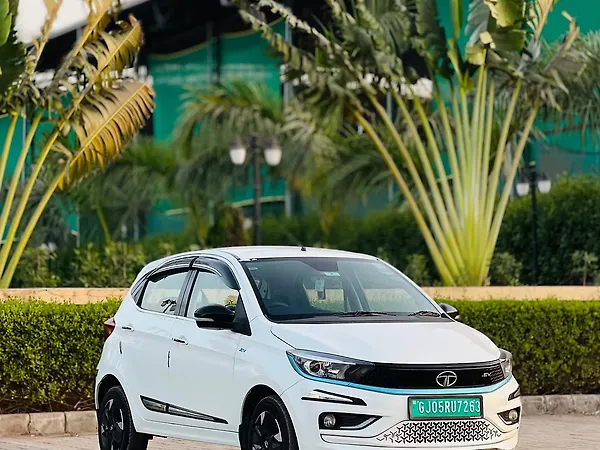 Tata Tiago EV XZ Plus Long Range Fast Charger [2022-2025] - Photo 4