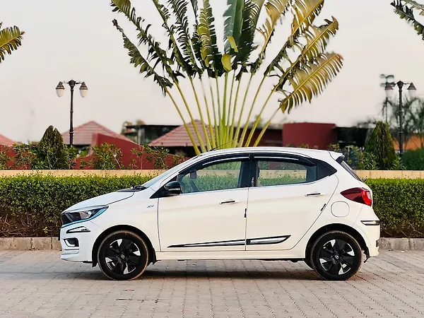 Tata Tiago EV XZ Plus Long Range Fast Charger [2022-2025] - Photo 5