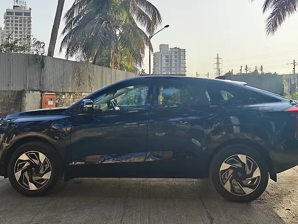 Mahindra XEV 9e Pack Three 79.0 kWh 11.2kW Charger - Photo 6