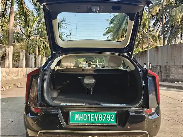 Mahindra XEV 9e Pack Three 79.0 kWh 11.2kW Charger - Photo 8