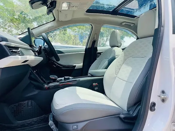 Tata Nexon EV Empowered Plus 45.0 kWh - Photo 6