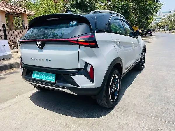 Tata Nexon EV Empowered Plus 45.0 kWh - Photo 8