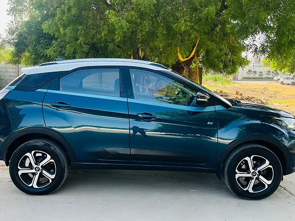 Tata Nexon EV XZ Plus - Photo 5