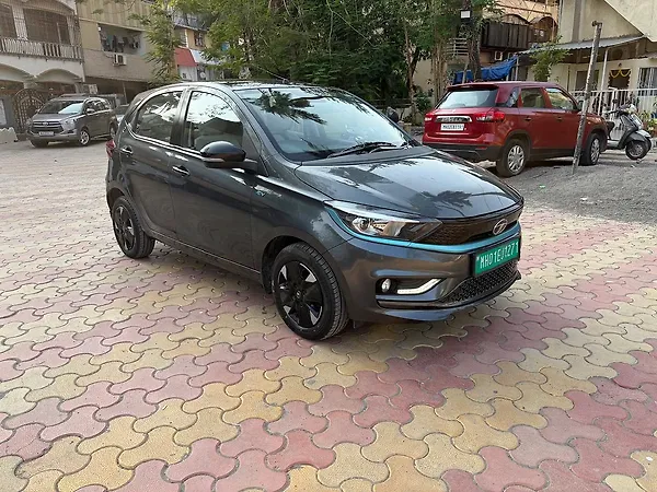 Tata Tiago EV XZ Plus Tech LUX Long Range [2022-2025] - Photo 3