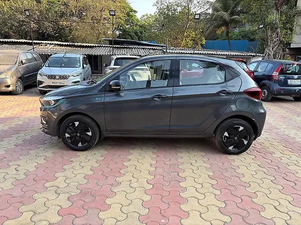 Tata Tiago EV XZ Plus Tech LUX Long Range [2022-2025] - Photo 6